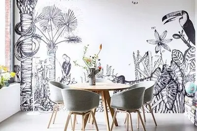 Mural wallparer in the dining room